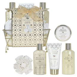 Set de baie pentru femei Belle & Whistle Warm Vanilla & Lime Blossom, cu gel de dus, spumant si burete de baie, lotiune si scrub de corp, 460 ml